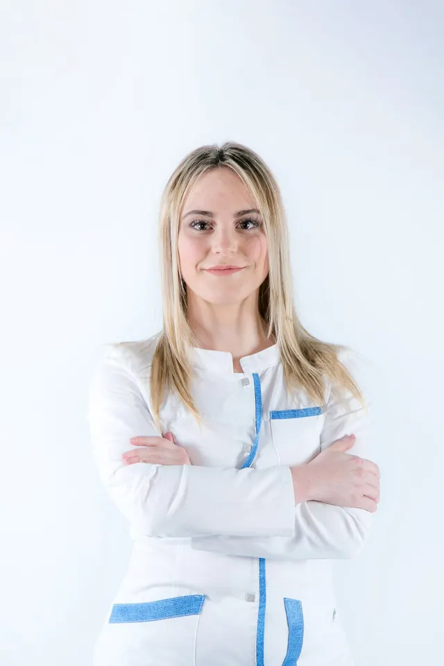 Marta Núñez, Recepción · técnica en depilación láser
